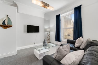 7 bed house, Prospect street, Lipson, Plymouth, PL48NY - Image 1